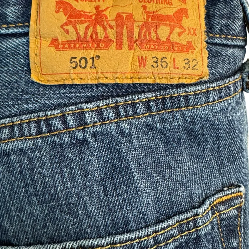 Levi's 501 Jeans Men's 36 Blue‎ Bootcut Denim Button Fly Medium Wash
